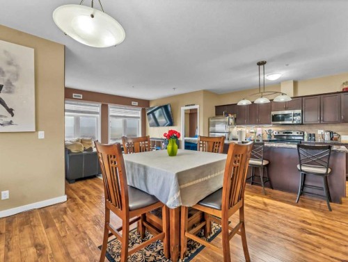 322-19 Terrace View Ne, Medicine Hat, AB - Indoor Photo Showing Dining Room