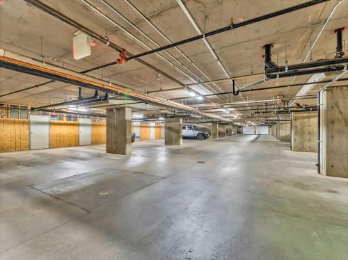 322-19 Terrace View Ne, Medicine Hat, AB - Indoor Photo Showing Garage