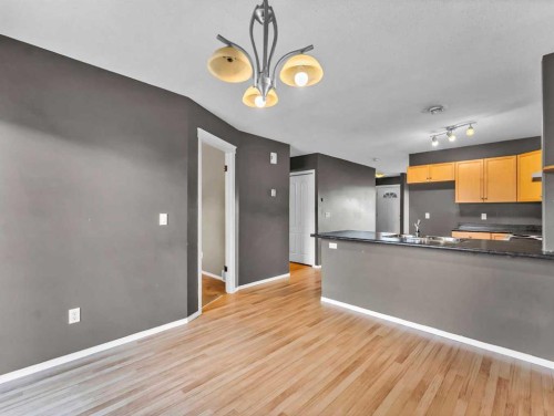 29 Northlands Lane Ne, Medicine Hat, AB - Indoor Photo Showing Kitchen