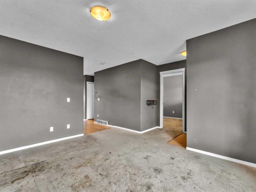 29 Northlands Lane Ne, Medicine Hat, AB - Indoor Photo Showing Other Room