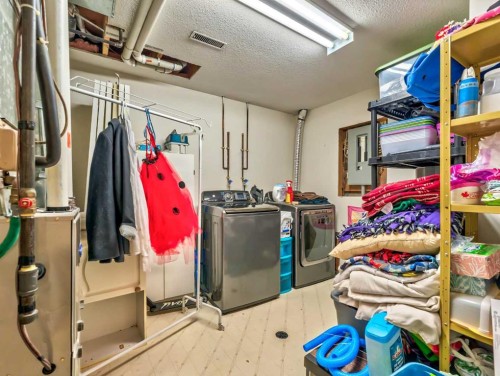 933 & 935 1 Street Sw, Medicine Hat, AB - Indoor