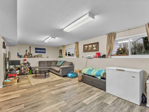 933 & 935 1 Street Sw, Medicine Hat, AB - Indoor