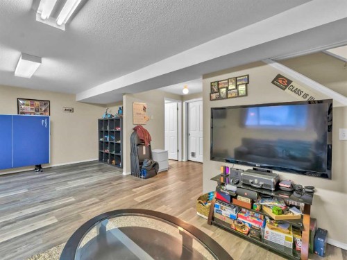 933 & 935 1 Street Sw, Medicine Hat, AB - Indoor