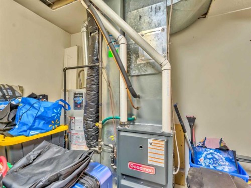 933 & 935 1 Street Sw, Medicine Hat, AB - Indoor Photo Showing Basement