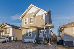 129 Ranchman Crescent NE Medicine Hat, AB T1C 0E4