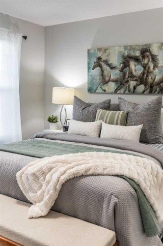 129 Ranchman Crescent Ne, Medicine Hat, AB - Indoor Photo Showing Bedroom