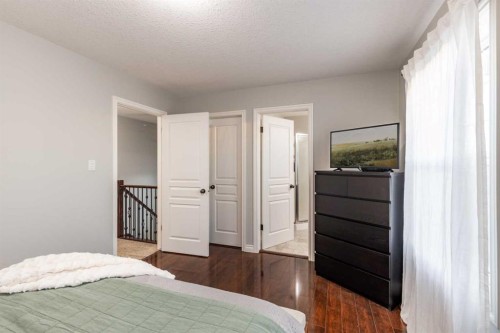 129 Ranchman Crescent Ne, Medicine Hat, AB - Indoor Photo Showing Bedroom