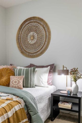 129 Ranchman Crescent Ne, Medicine Hat, AB - Indoor Photo Showing Bedroom