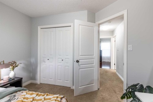 129 Ranchman Crescent Ne, Medicine Hat, AB - Indoor Photo Showing Bedroom