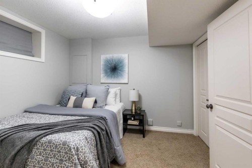 129 Ranchman Crescent Ne, Medicine Hat, AB - Indoor Photo Showing Bedroom