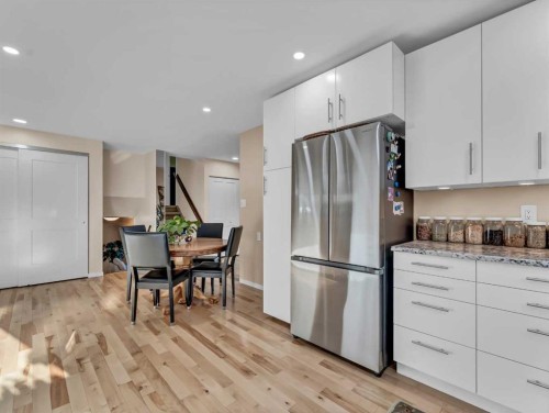 106 Rossland Road Se, Medicine Hat, AB - Indoor