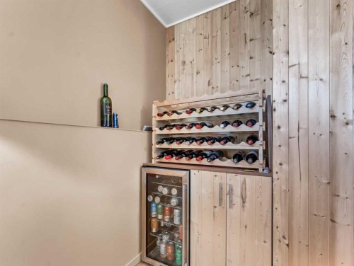 106 Rossland Road Se, Medicine Hat, AB - Indoor Photo Showing Other Room