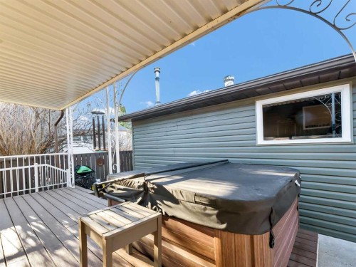 106 Rossland Road Se, Medicine Hat, AB - Outdoor With Deck Patio Veranda With Exterior