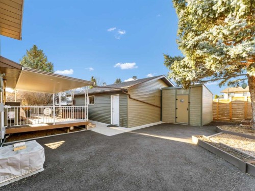 106 Rossland Road Se, Medicine Hat, AB - Outdoor With Deck Patio Veranda With Exterior