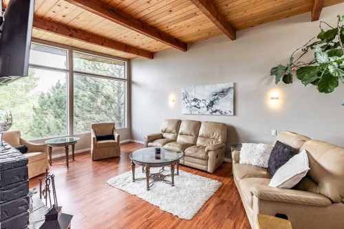 22 Chinook Drive Sw, Medicine Hat, AB - Indoor Photo Showing Living Room