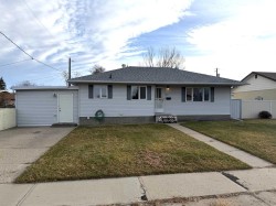 61 Mcintosh Avenue NW Medicine Hat, AB T1A 6V1