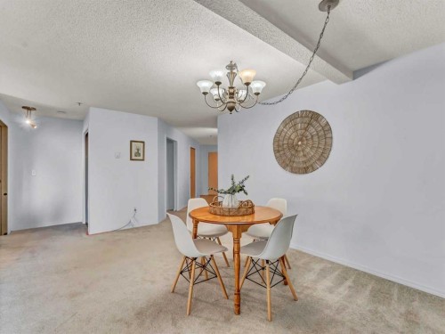 101-245 Red Deer Drive Sw, Medicine Hat, AB - Indoor Photo Showing Dining Room