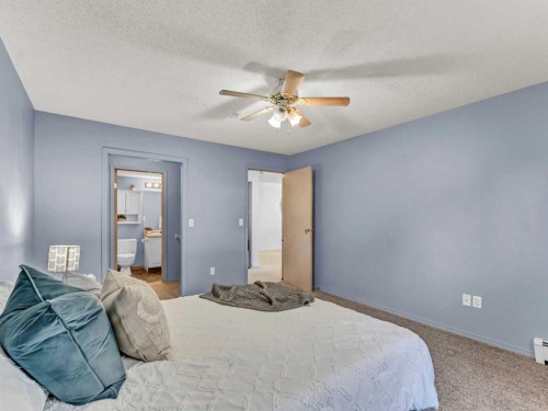 101-245 Red Deer Drive Sw, Medicine Hat, AB - Indoor Photo Showing Bedroom
