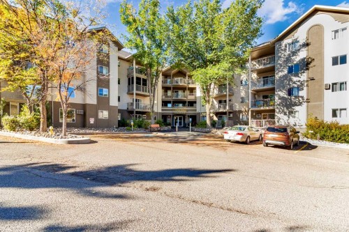 101-245 Red Deer Drive Sw, Medicine Hat, AB - Outdoor With Facade