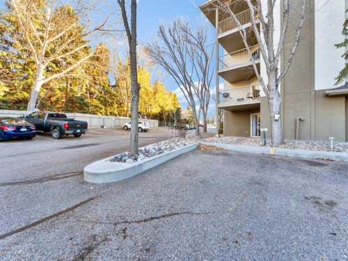 101-245 Red Deer Drive Sw, Medicine Hat, AB - Outdoor