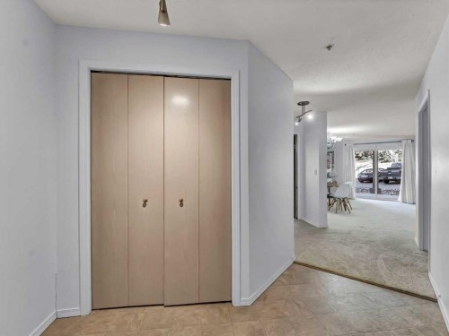 101-245 Red Deer Drive Sw, Medicine Hat, AB - Indoor Photo Showing Other Room