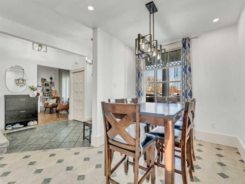 27 4 Street Sw, Medicine Hat, AB - Indoor Photo Showing Dining Room