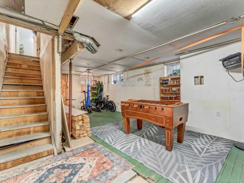 27 4 Street Sw, Medicine Hat, AB - Indoor Photo Showing Other Room