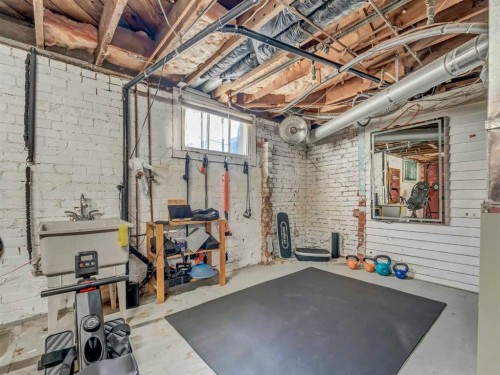 27 4 Street Sw, Medicine Hat, AB - Indoor Photo Showing Basement
