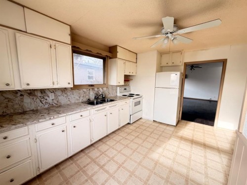 367 Beaufort Crescent Sw, Medicine Hat, AB 