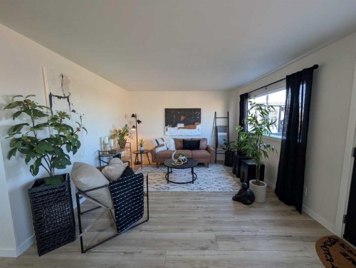 294 Fleet Street Sw, Medicine Hat, AB 