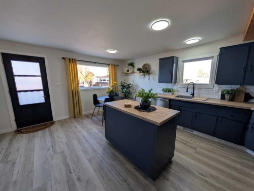 294 Fleet Street Sw, Medicine Hat, AB 