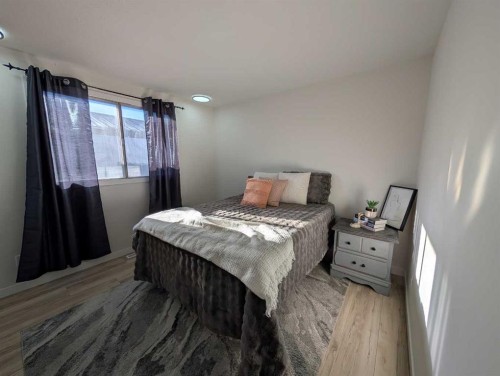 294 Fleet Street Sw, Medicine Hat, AB 