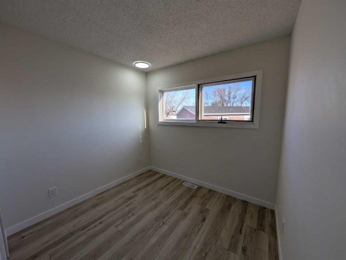 294 Fleet Street Sw, Medicine Hat, AB 