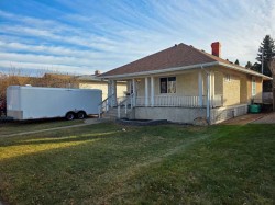 153 9 Street NE Medicine Hat, AB T1A 5S2