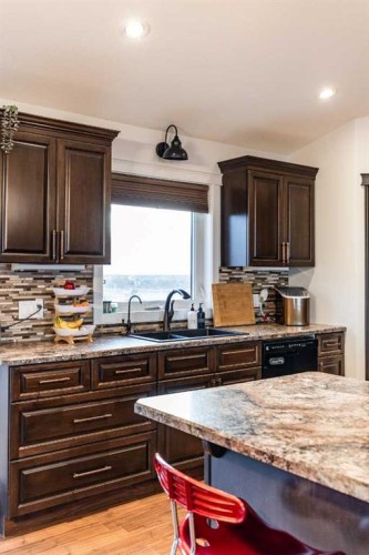 121062 Rr 83C, Rural Forty Mile No. 8, County Of, AB - Indoor Photo Showing Kitchen With Double Sink