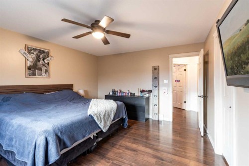 121062 Rr 83C, Rural Forty Mile No. 8, County Of, AB - Indoor Photo Showing Bedroom