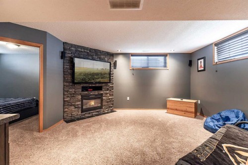 484 Stark Way Se, Medicine Hat, AB - Indoor Photo Showing Basement