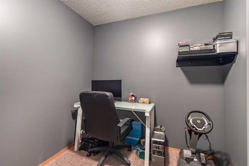 484 Stark Way Se, Medicine Hat, AB - Indoor Photo Showing Office