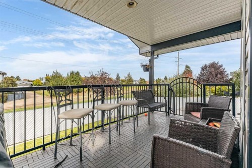 484 Stark Way Se, Medicine Hat, AB - Outdoor With Exterior