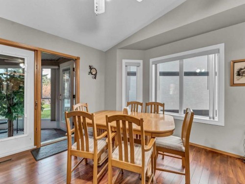 81 Park Meadows Lane Se, Medicine Hat, AB - Indoor Photo Showing Dining Room