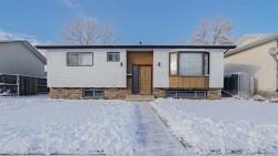 53 Collins Crescent SE Medicine Hat, AB T1B 1T7