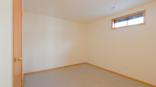 53 Collins Crescent Se, Medicine Hat, AB - Indoor Photo Showing Other Room