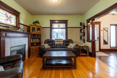 268 Belfast Street Se, Medicine Hat, AB - Indoor Photo Showing Living Room With Fireplace