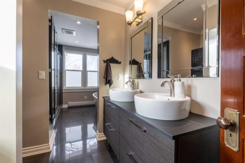 268 Belfast Street Se, Medicine Hat, AB - Indoor Photo Showing Bathroom