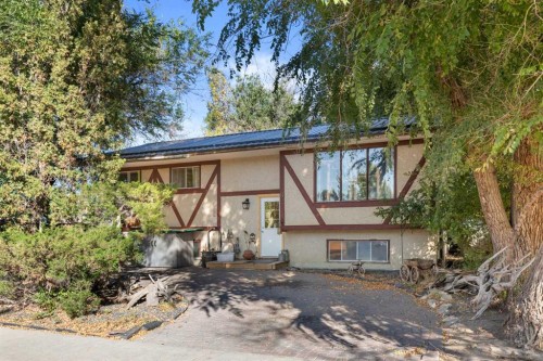 8 Cypress Way SE Medicine Hat, AB T1B 1G7