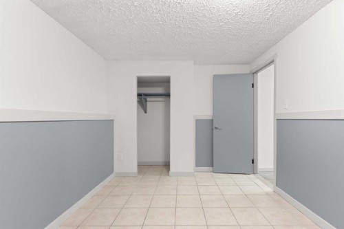 8 Cypress Way Se, Medicine Hat, AB - Indoor Photo Showing Other Room