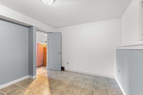 8 Cypress Way Se, Medicine Hat, AB - Indoor Photo Showing Other Room