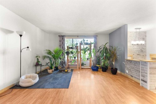 8 Cypress Way Se, Medicine Hat, AB - Indoor Photo Showing Other Room