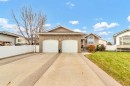 28 Stark Mews Se, Medicine Hat, AB  - Outdoor With Facade 