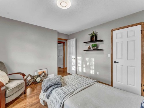 28 Stark Mews Se, Medicine Hat, AB - Indoor Photo Showing Bedroom